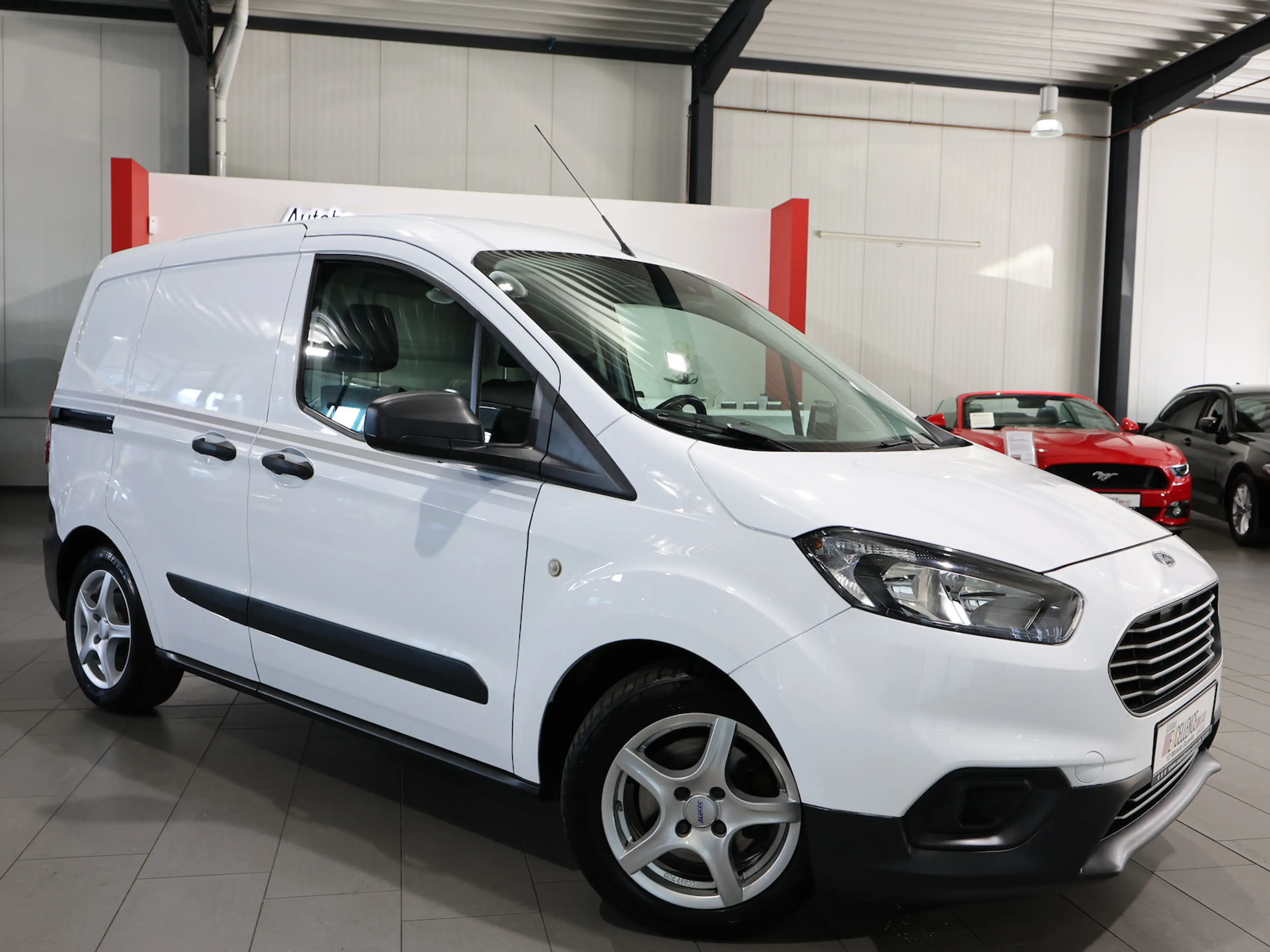 Ford Transit Courier KASTEN 1.0 EB / WERKSTATTSCHRANK — photo 3