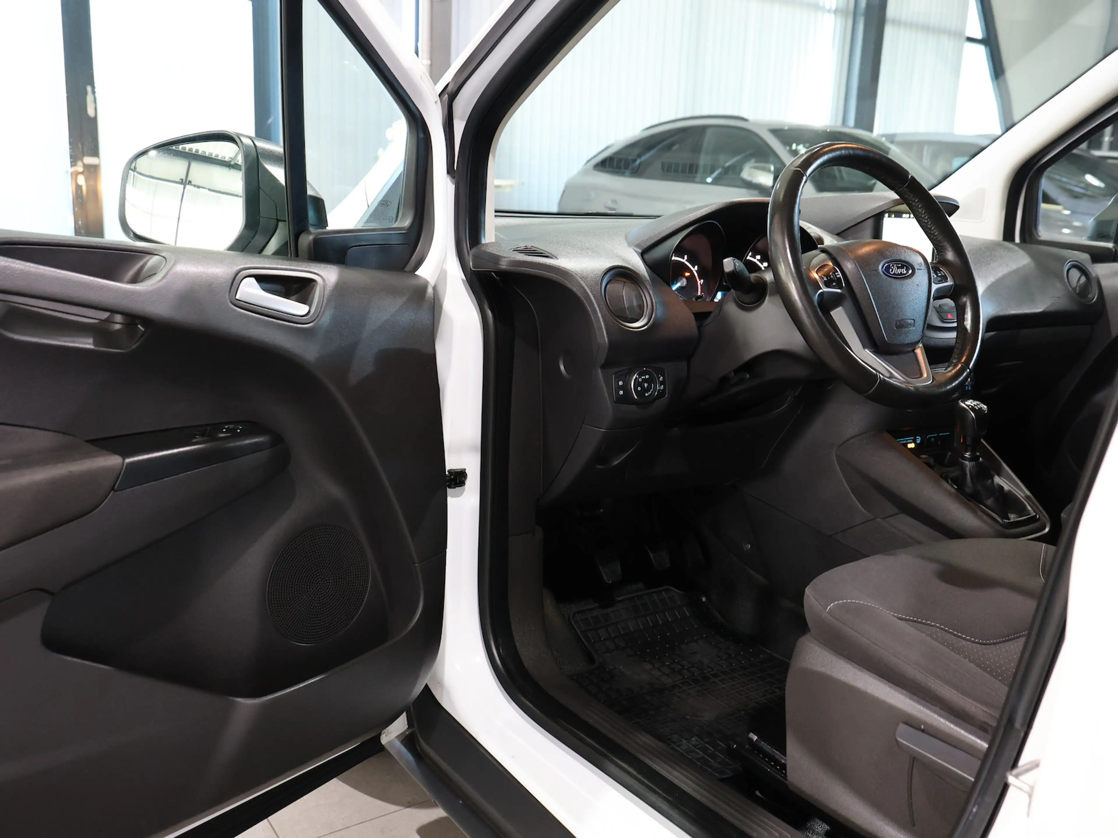 Ford Transit Courier KASTEN 1.0 EB / WERKSTATTSCHRANK — photo 12