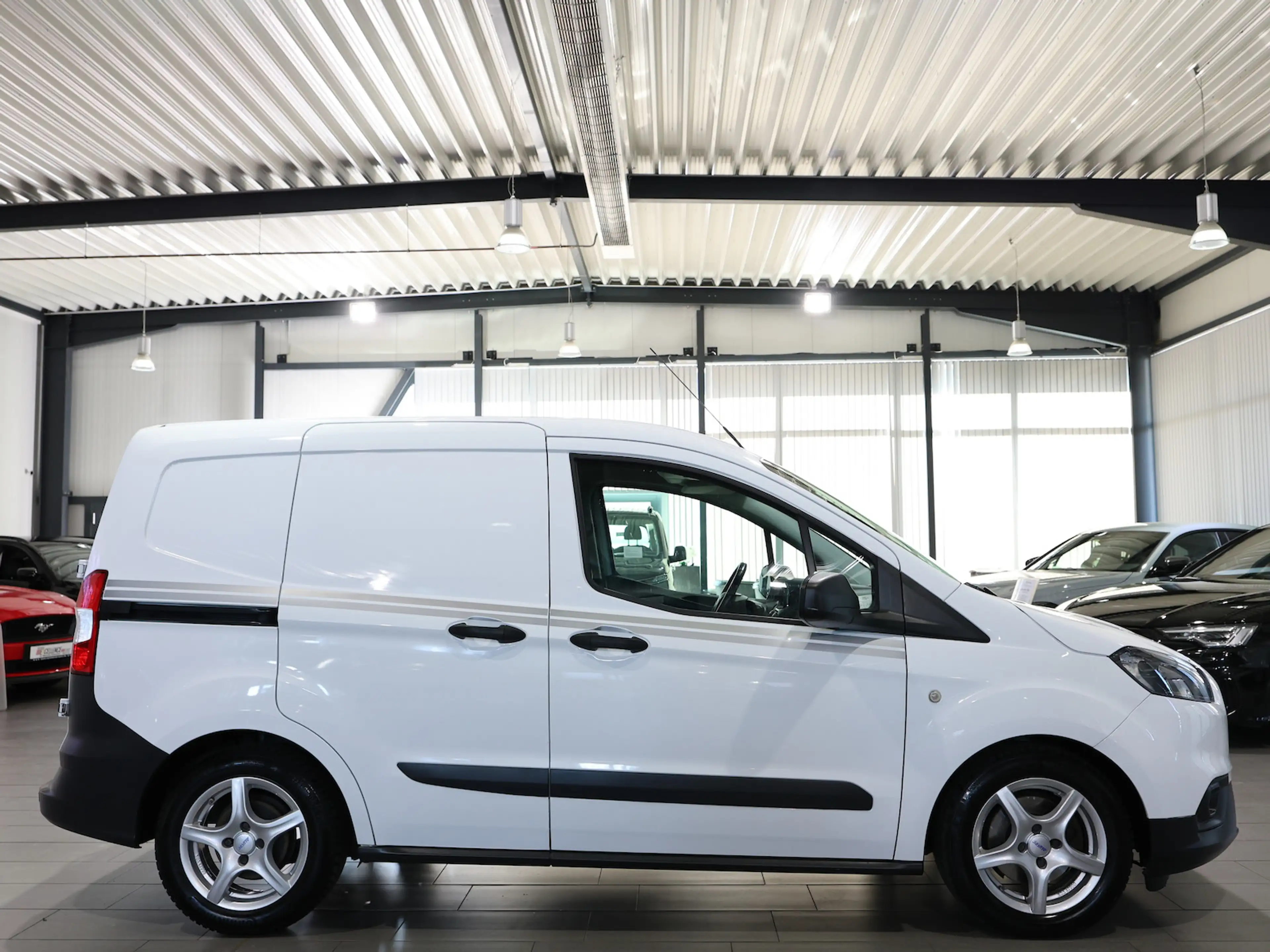 Ford Transit Courier KASTEN 1.0 EB / WERKSTATTSCHRANK — photo 8