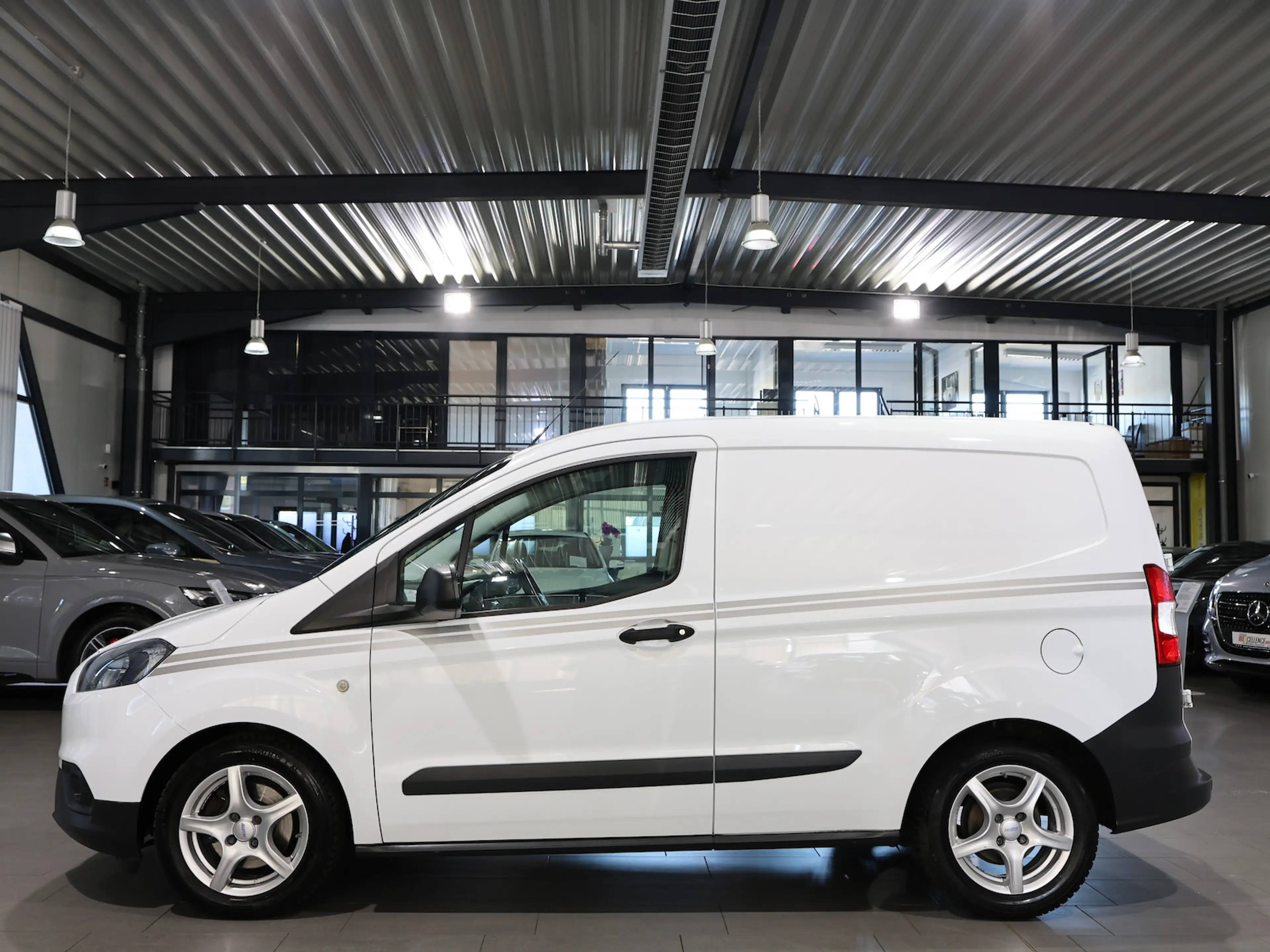 Ford Transit Courier KASTEN 1.0 EB / WERKSTATTSCHRANK — photo 7