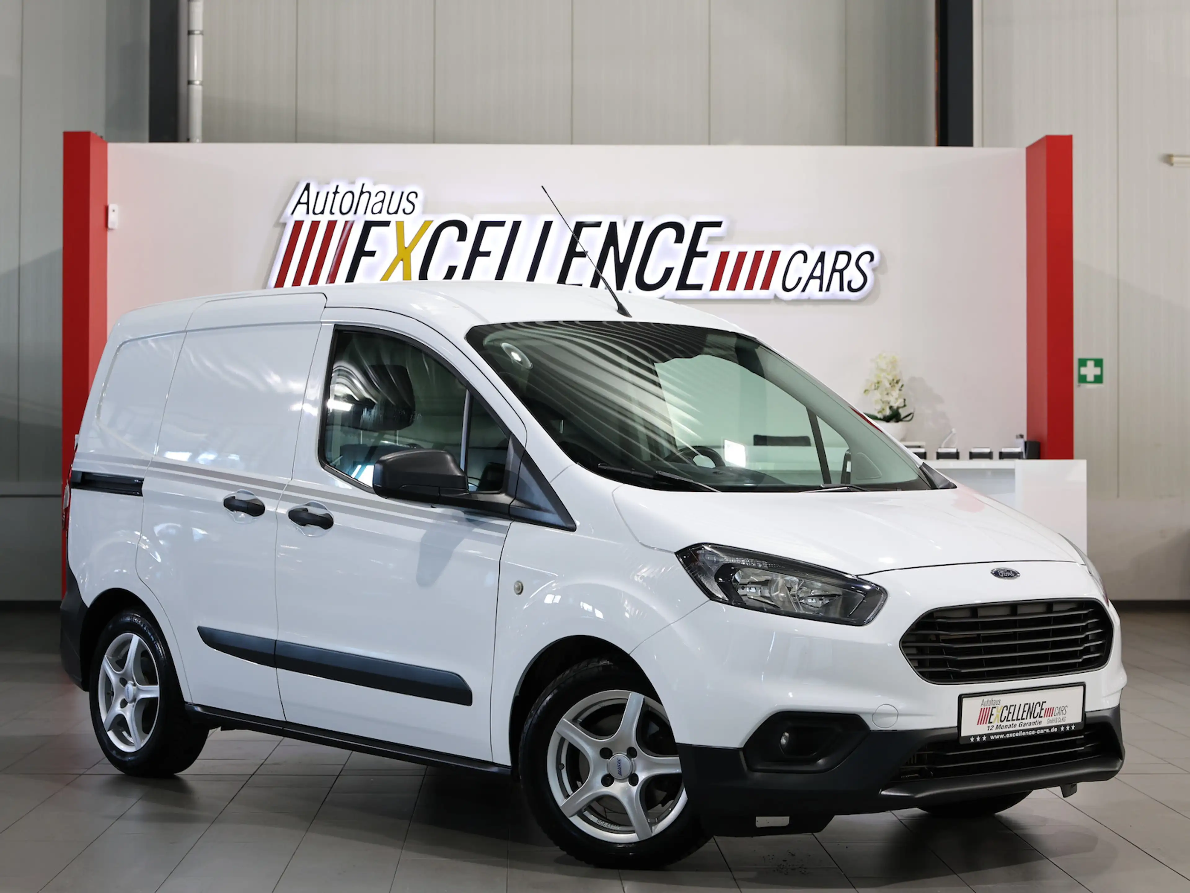 Ford Transit Courier KASTEN 1.0 EB / WERKSTATTSCHRANK
