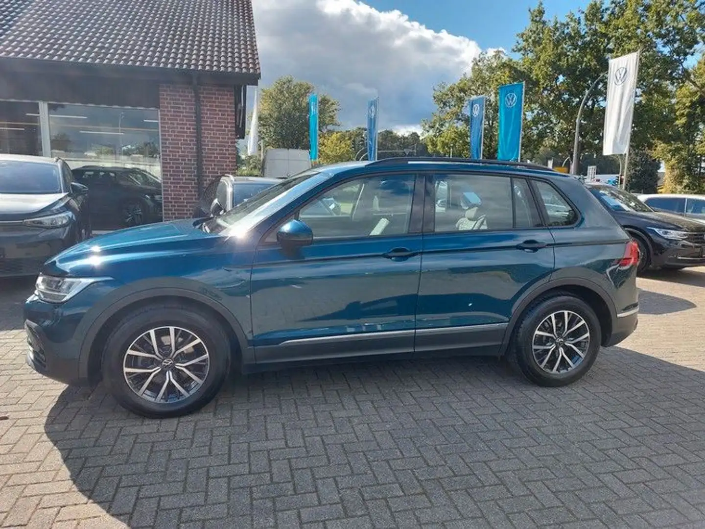 Volkswagen Tiguan 2,0 TDI Life DSG*AHK*NAVI*KAMERA Blau - 2