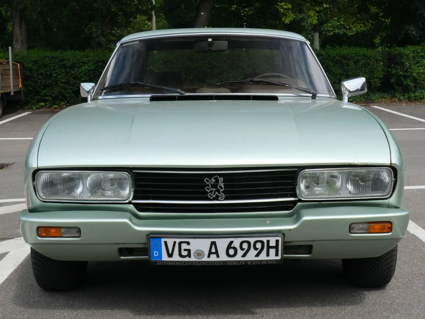 Peugeot 504 Coupe Grün - 1