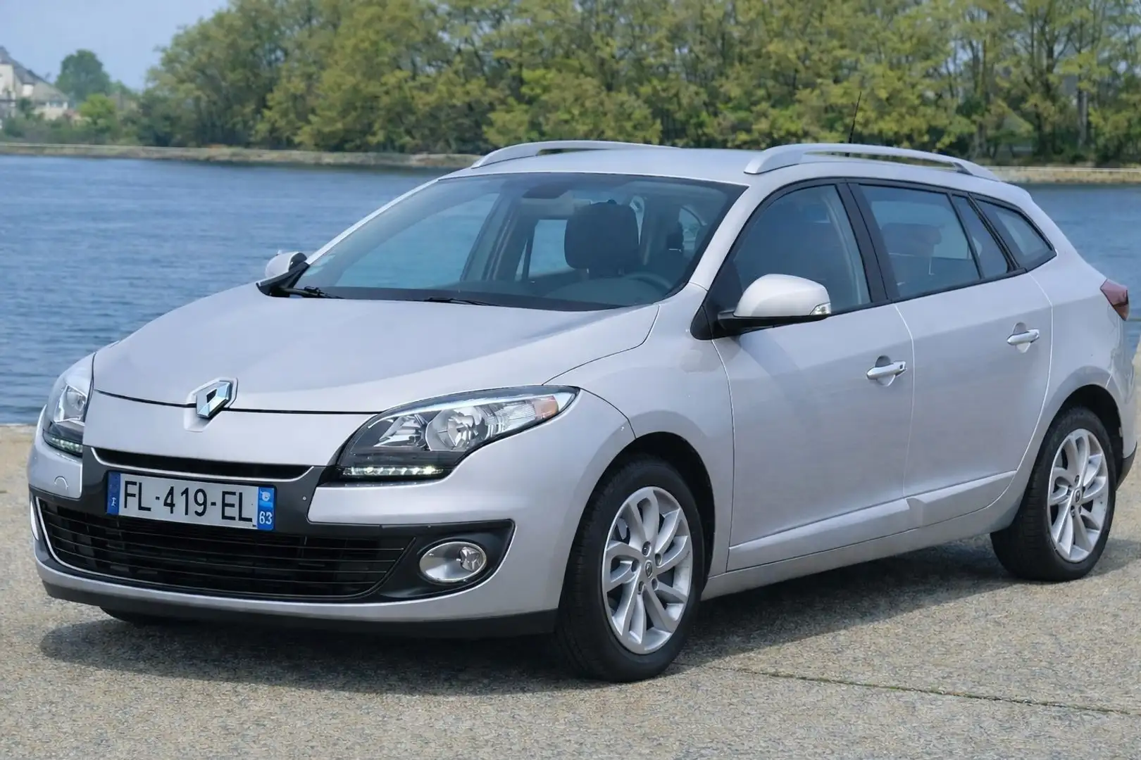 Renault Megane Mégane Estate III 1.5 dCi 110 FAP Energy eco2 Bose - 2