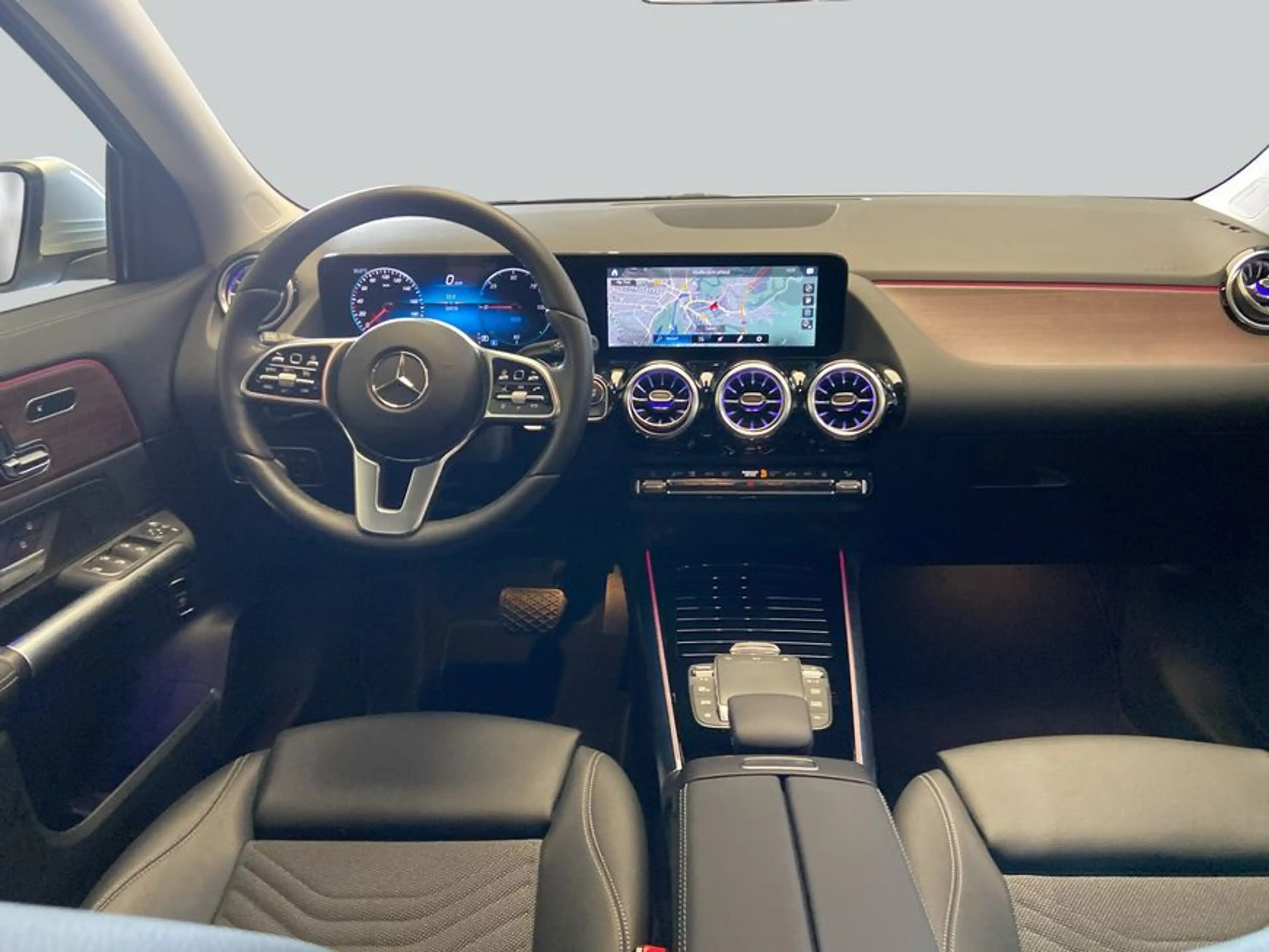 Mercedes-Benz EQA 300 EQA — photo 13