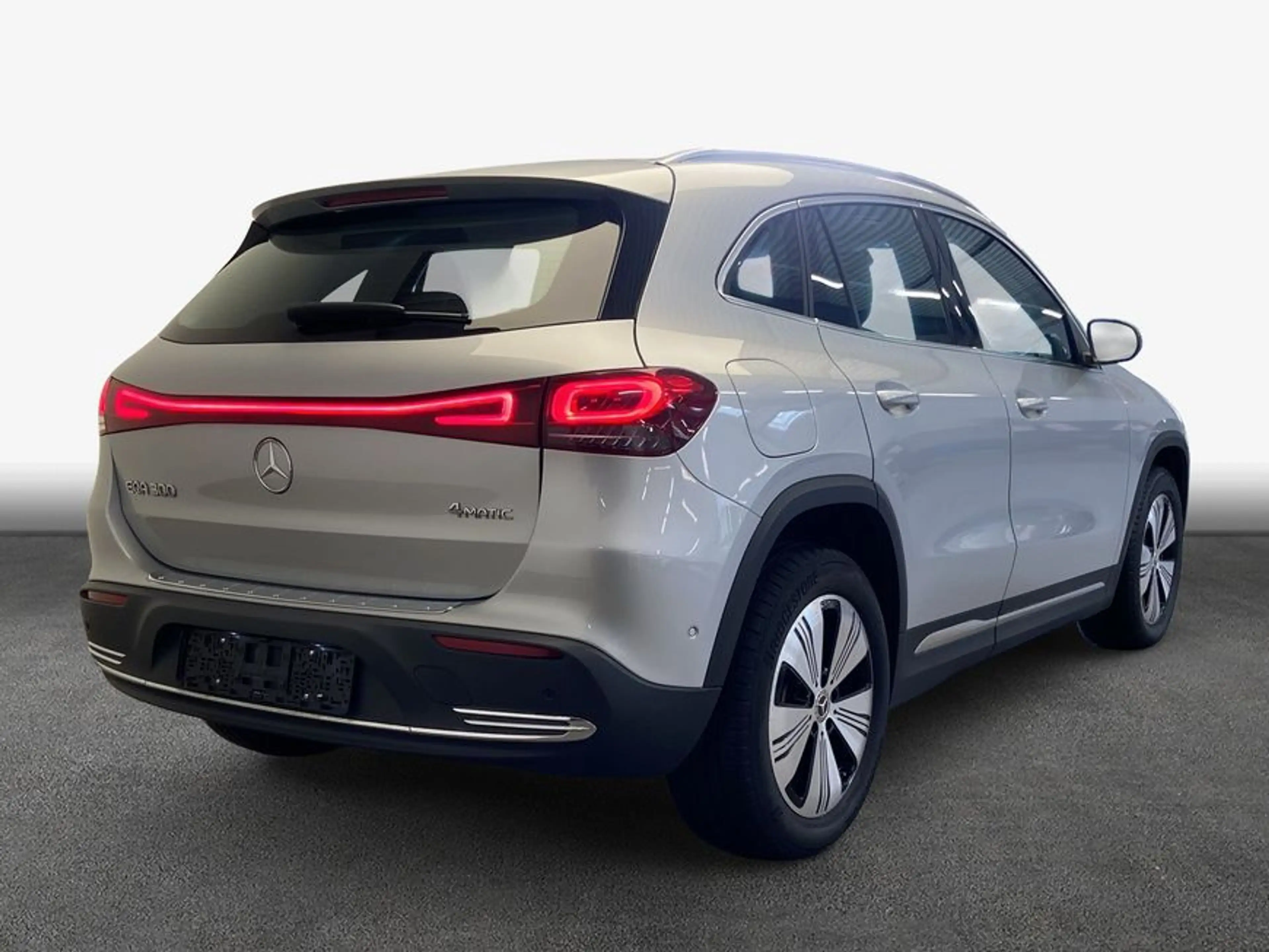 Mercedes-Benz EQA 300 EQA — photo 2