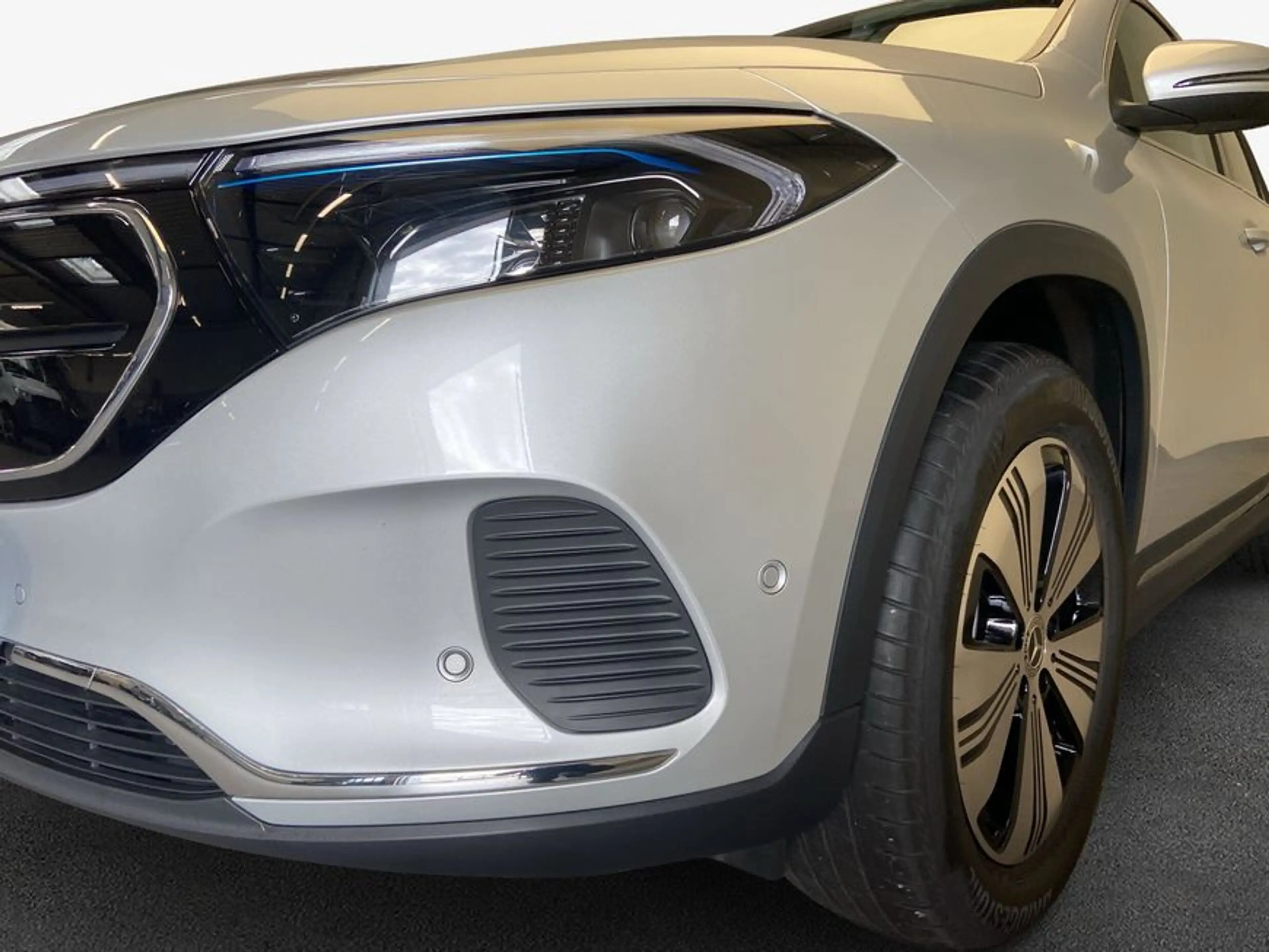 Mercedes-Benz EQA 300 EQA — photo 6