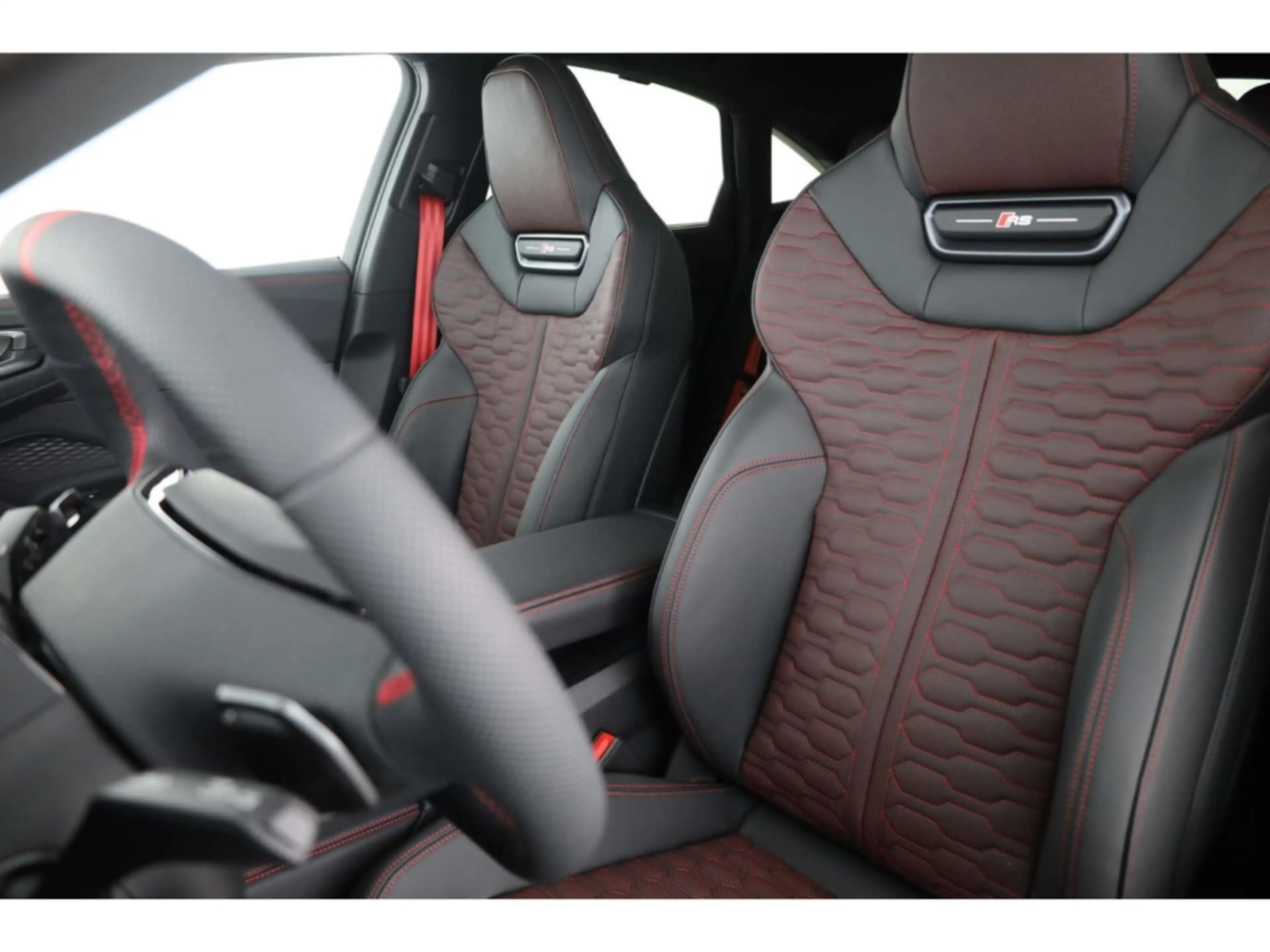 Audi RS5 Limousine e-hybrid quattro Sport Paket — photo 10