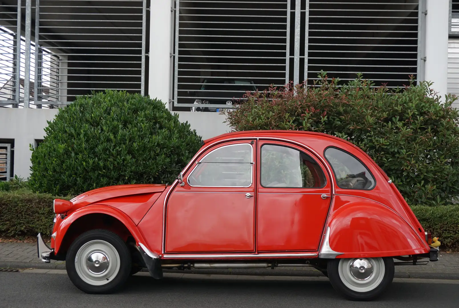 Citroen 2CV 6 Ente in rot, AZ-L in super Zustand, AHK Rot - 2