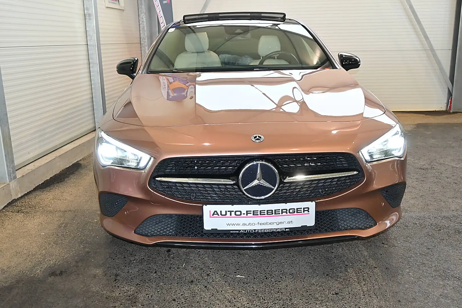 Mercedes-Benz CLA 250 e; Pano, AHK, ACC, R-Kamera, Sitz+Lenkradhzg Gold - 2
