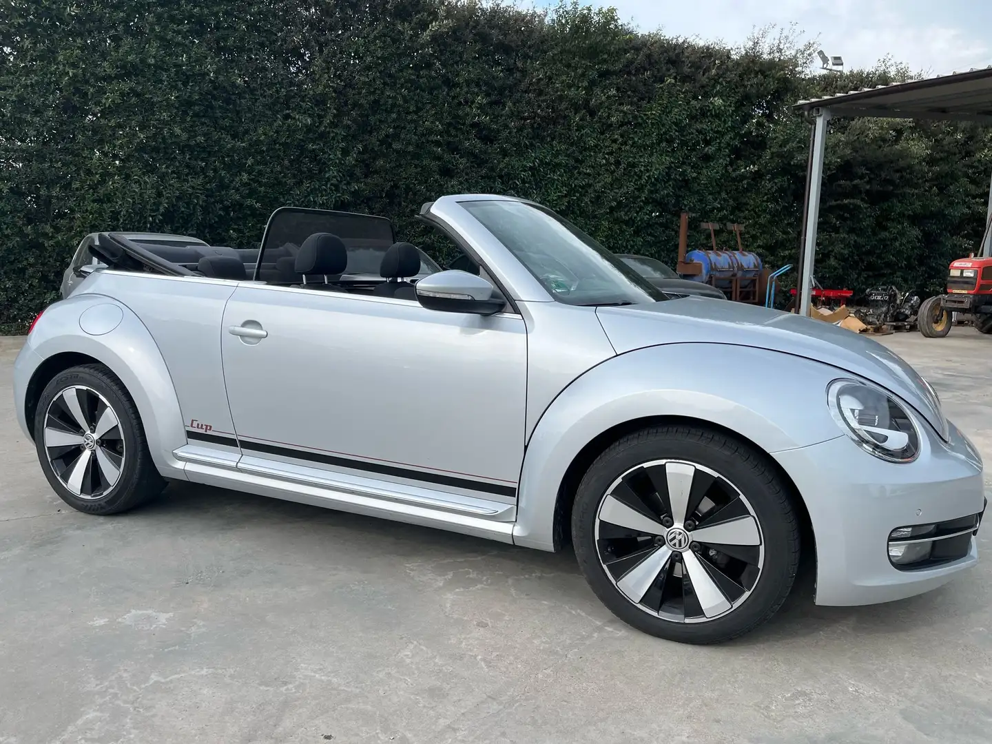 Volkswagen Maggiolino Cabrio 1.6 tdi 110cv Cup Grigio - 2