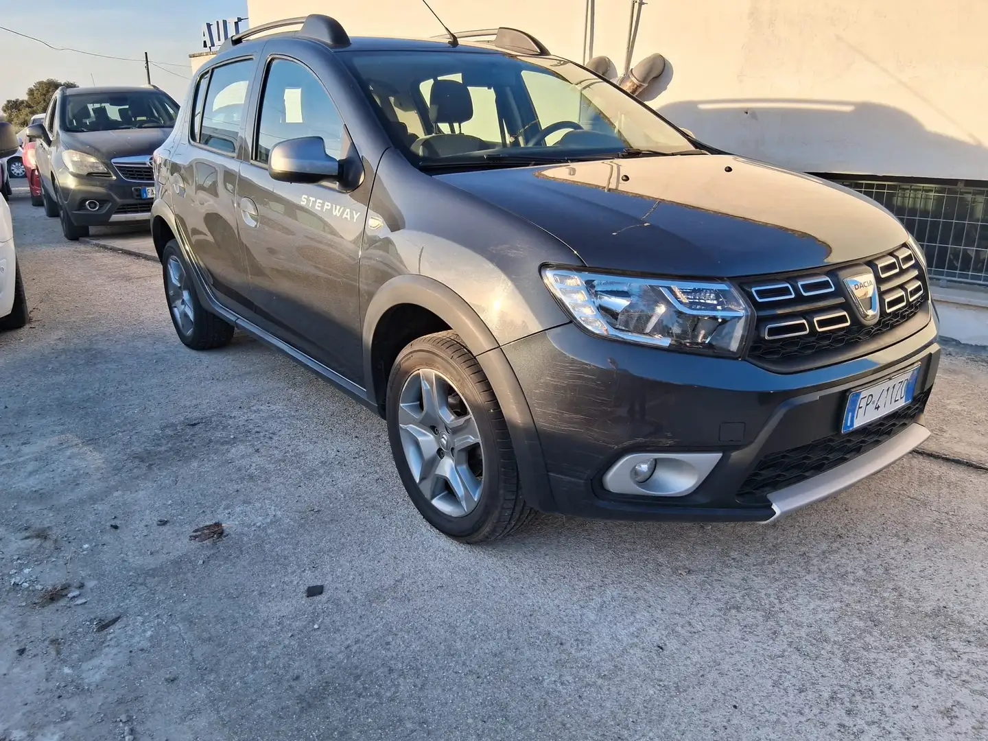 Dacia Sandero Sandero Stepway 0.9 tce s Gris - 1