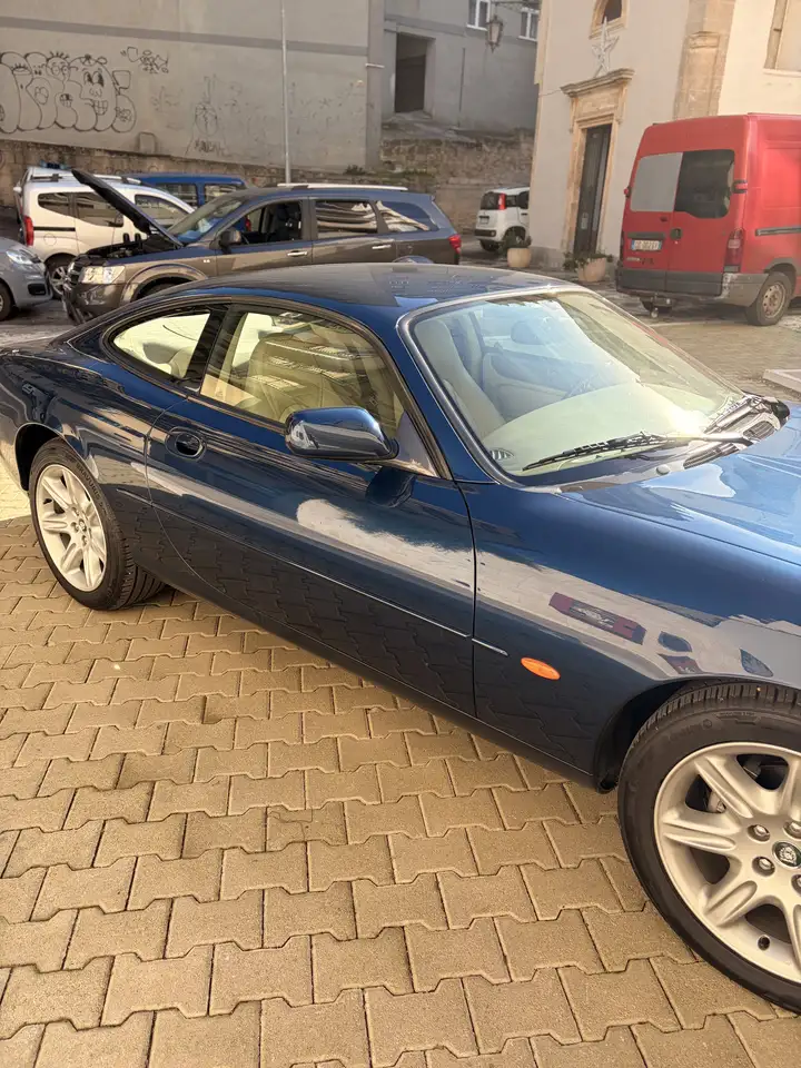 Jaguar XK8 Coupe 4.0, foto 2