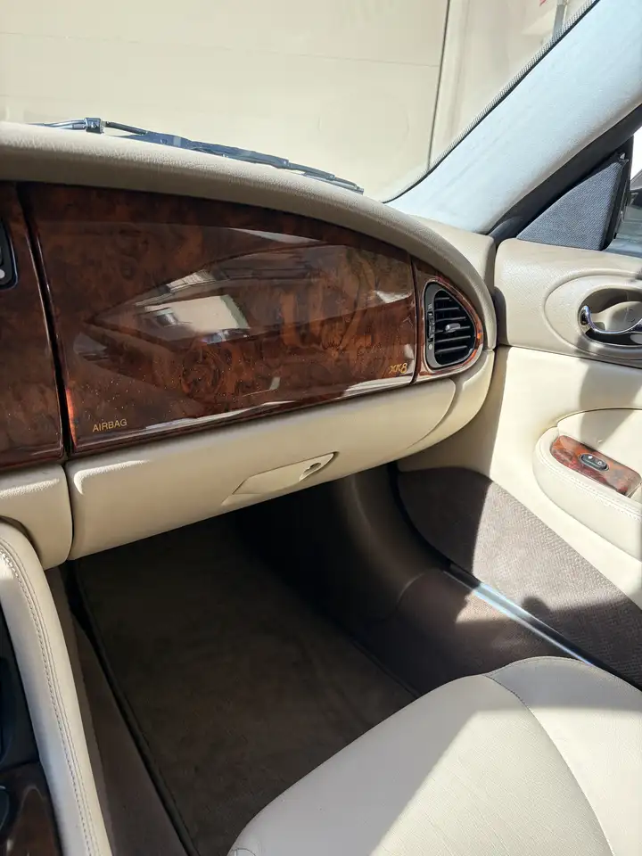 Jaguar XK8 Coupe 4.0, foto 7