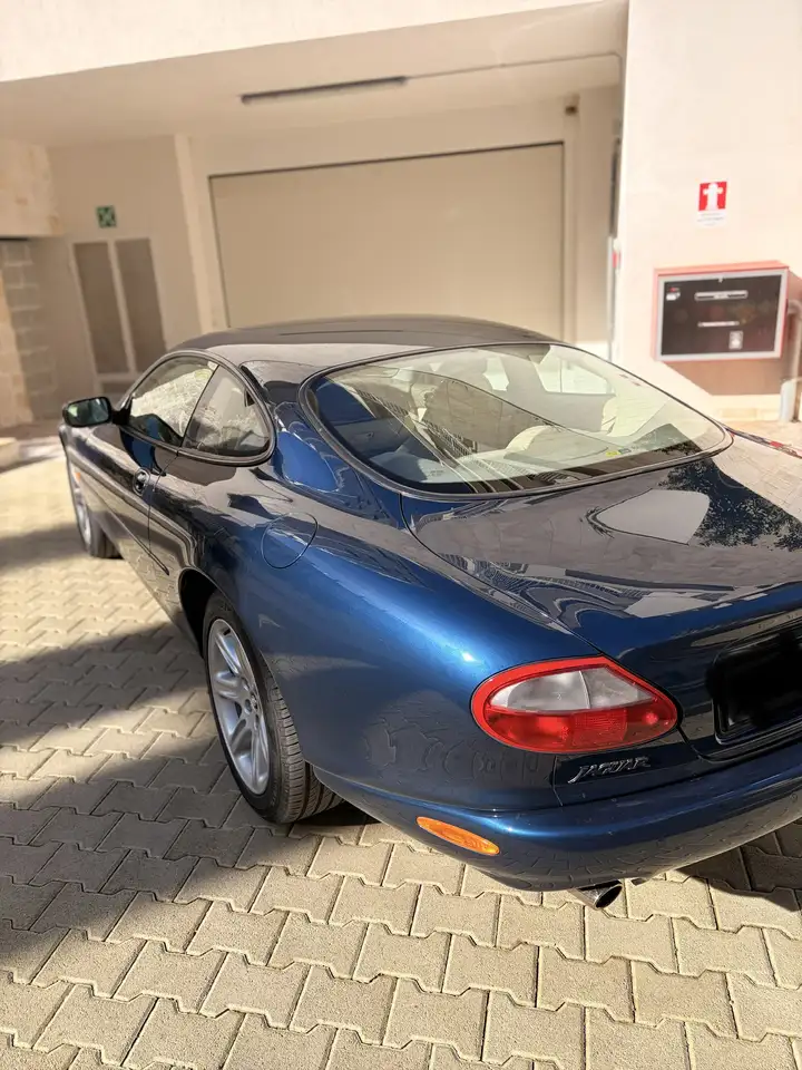 Jaguar XK8 Coupe 4.0, foto 4
