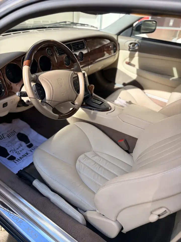 Jaguar XK8 Coupe 4.0, foto 6