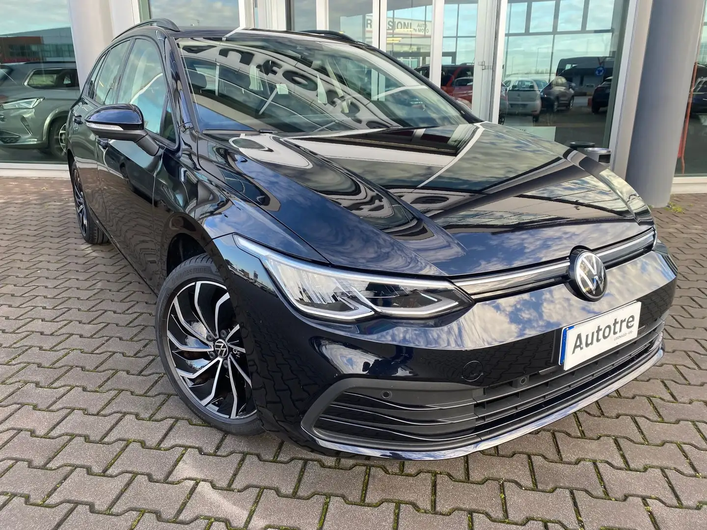 Volkswagen Golf Variant Variant 1.0 TSI EVO Life DSG Nero - 2