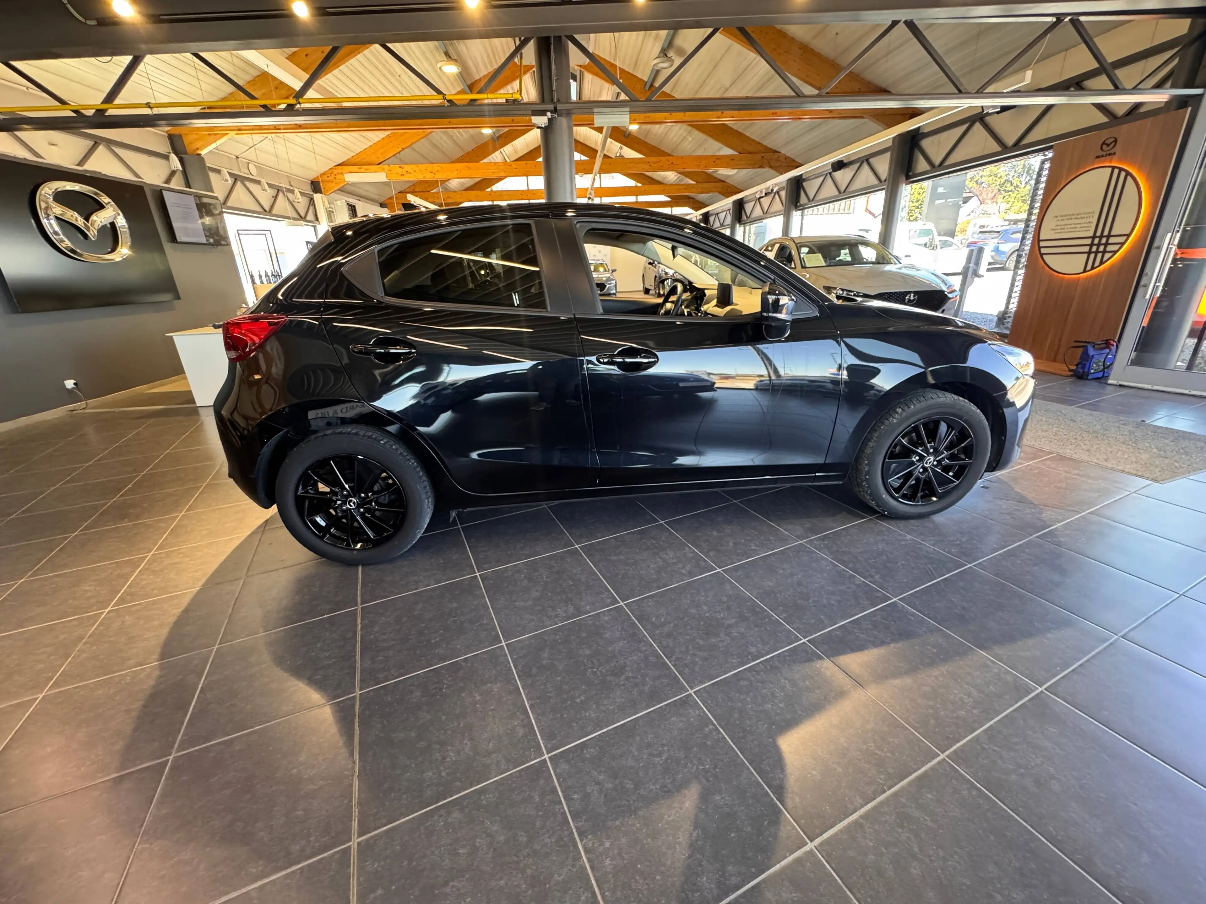 Mazda 2 2 1.5i Skyactiv-G 90CV Homura — photo 8