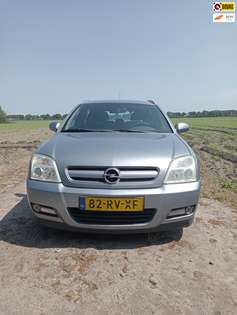 Opel Signum 2.2-16V