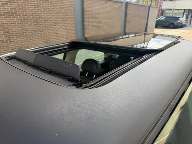 Mini Hatch view 15