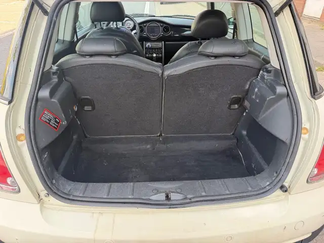 Mini Hatch view 14