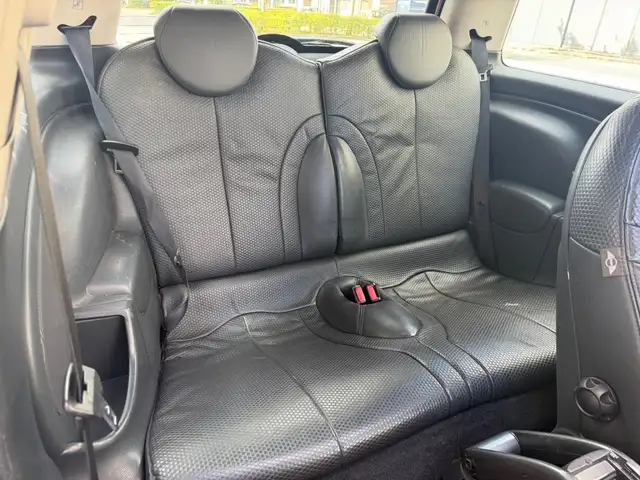 Mini Hatch view 11
