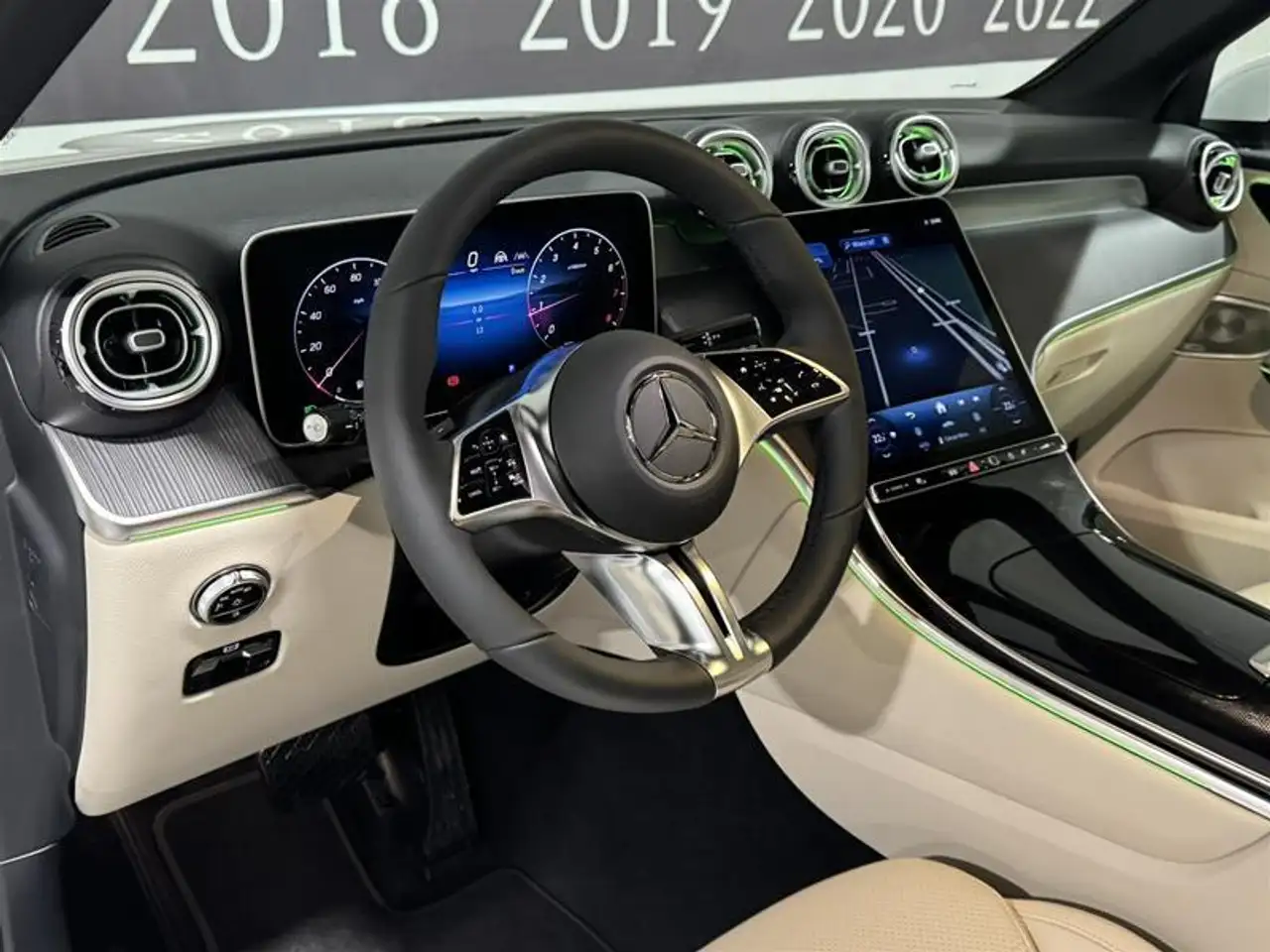 Mercedes-Benz GLC снимка Mercedes-Benz GLC