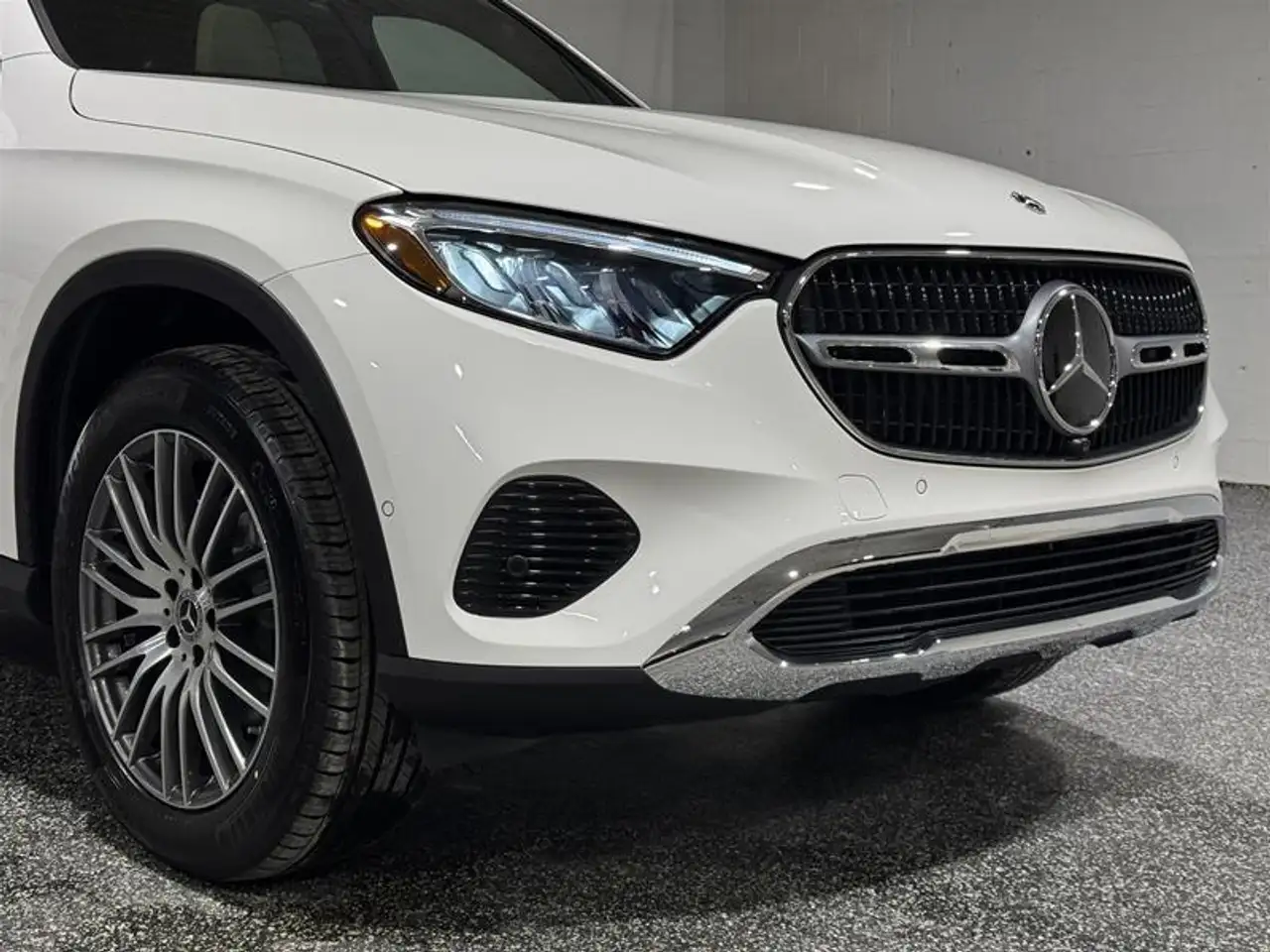 Mercedes-Benz GLC снимка Mercedes-Benz GLC