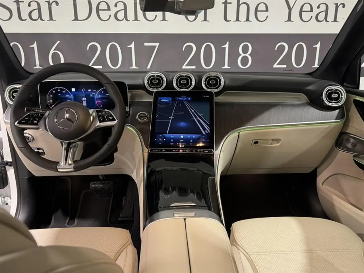 Mercedes-Benz GLC снимка Mercedes-Benz GLC