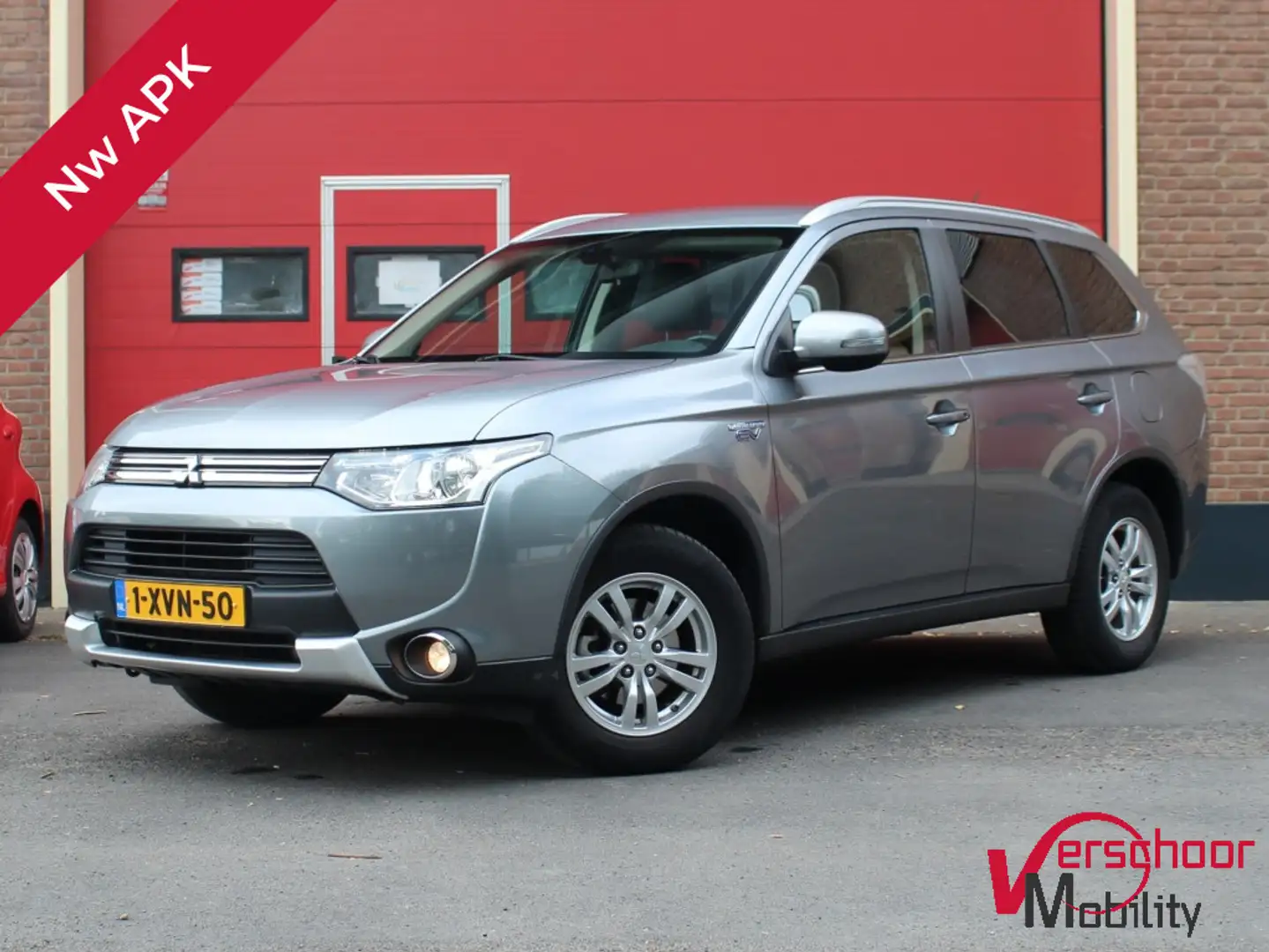 Mitsubishi Outlander 2.0 PHEV BE X-Line | 4WD | Camera | Trekhaak | Cru Gris - 1