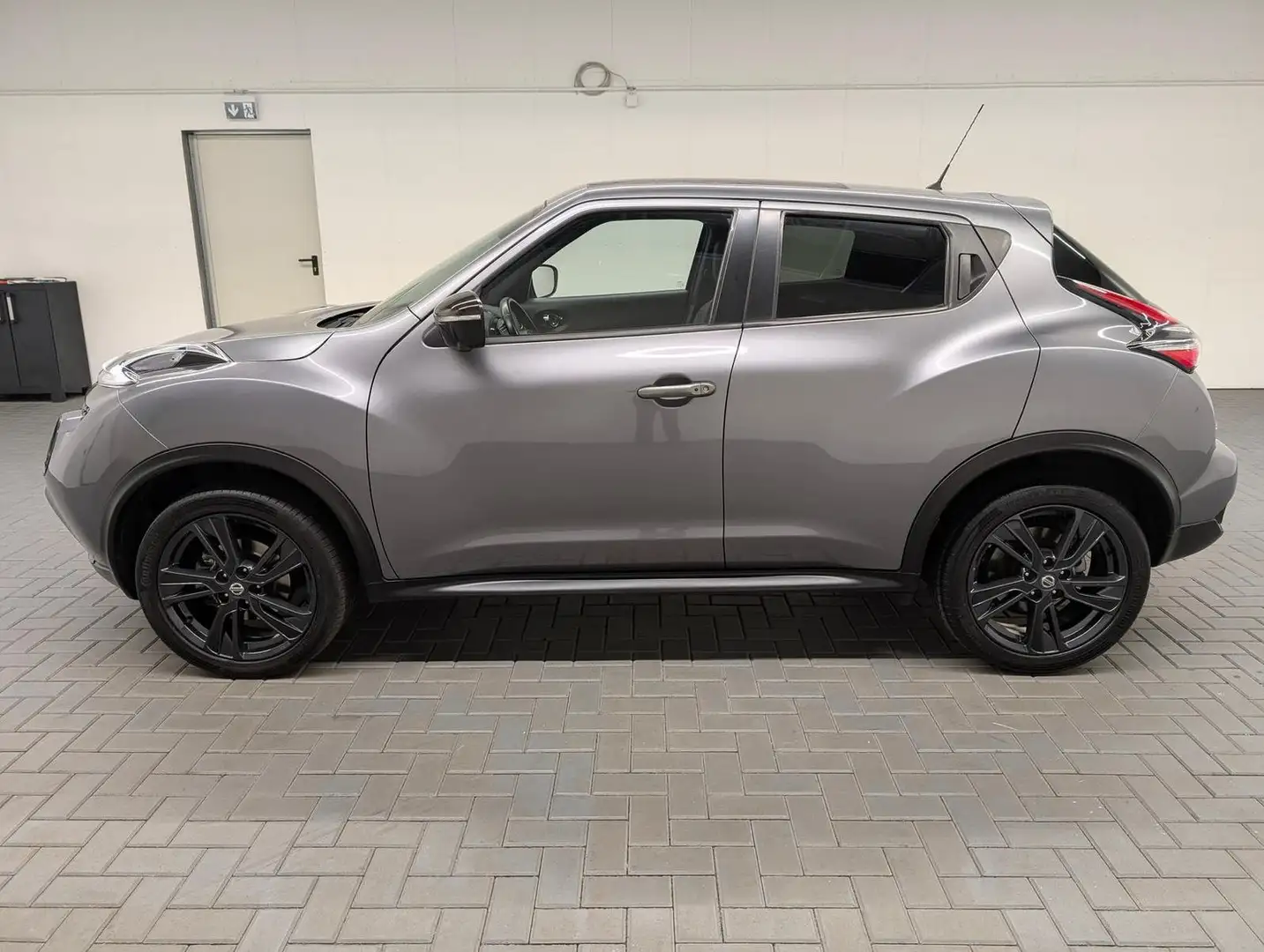 Nissan Juke N-Connecta Xenon/Navi/SHZ/360°/Pano/18-LM Grau - 2