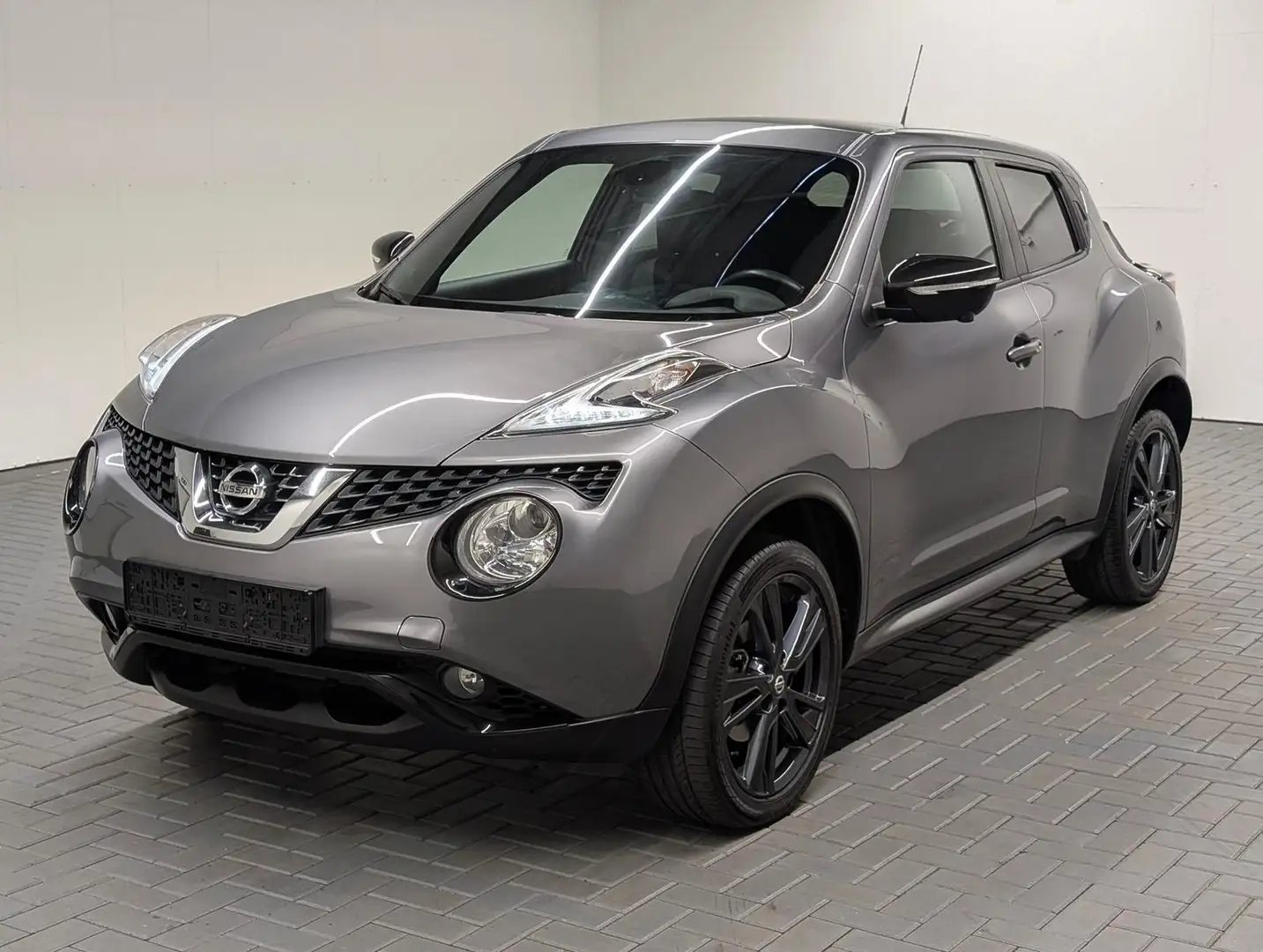 Nissan Juke N-Connecta Xenon/Navi/SHZ/360°/Pano/18-LM Grau - 1