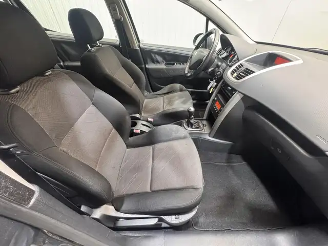 Peugeot 207 view 12