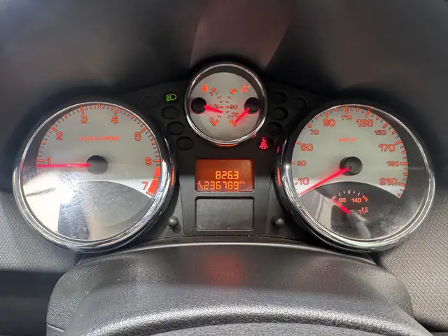 Peugeot 207 view 13