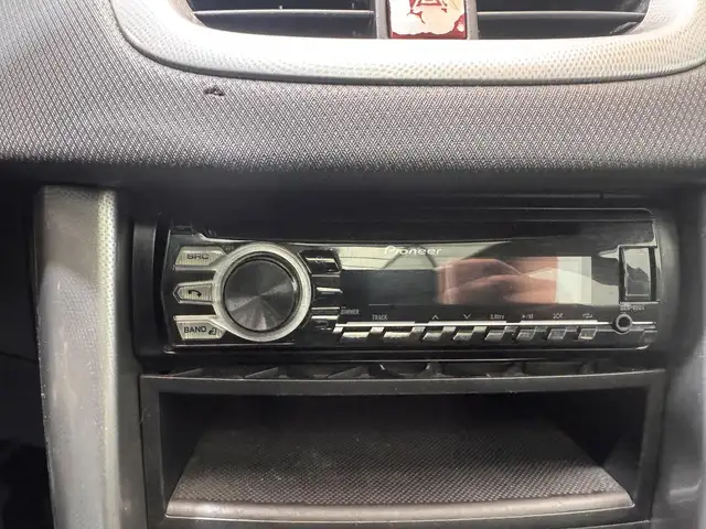 Peugeot 207 view 16