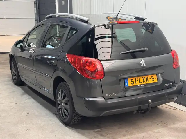 Peugeot 207 view 7