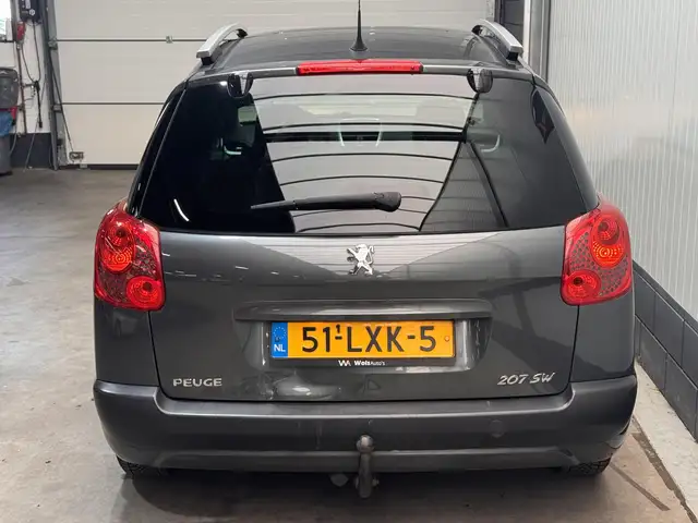 Peugeot 207 view 6