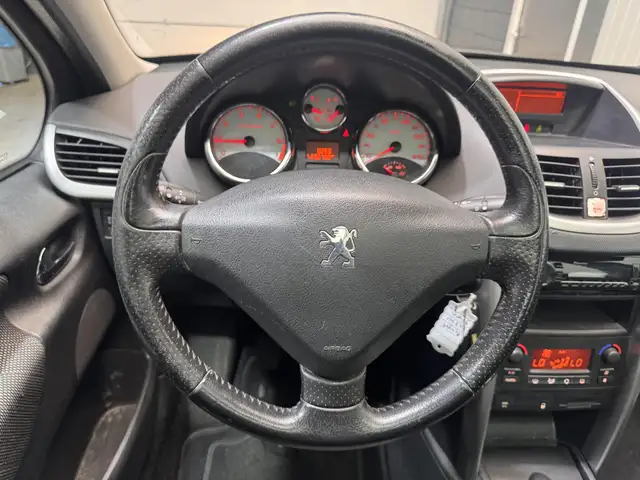 Peugeot 207 view 14