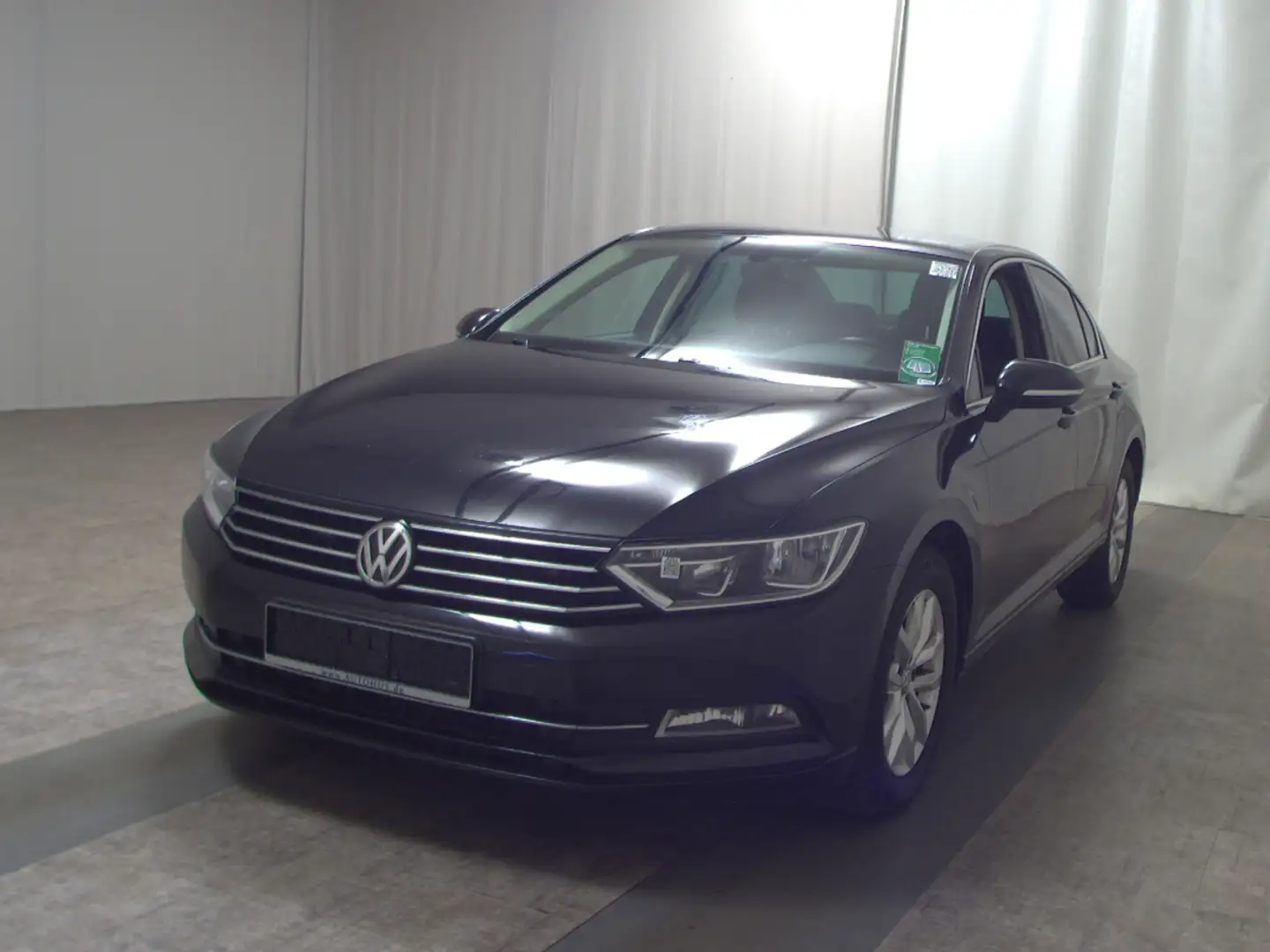 Volkswagen Passat 2.0 TDI Comf. Climatronic HU 11/26 Black - 2