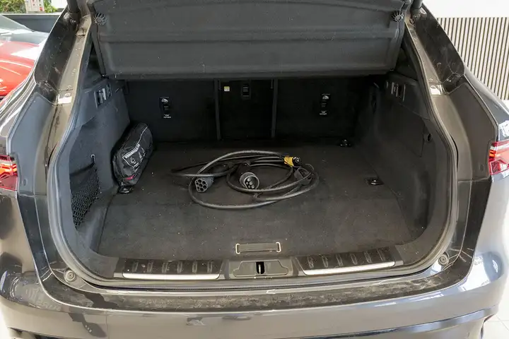 Jaguar F-Pace 2024, foto 12