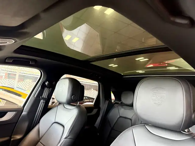 Porsche Cayenne view 7
