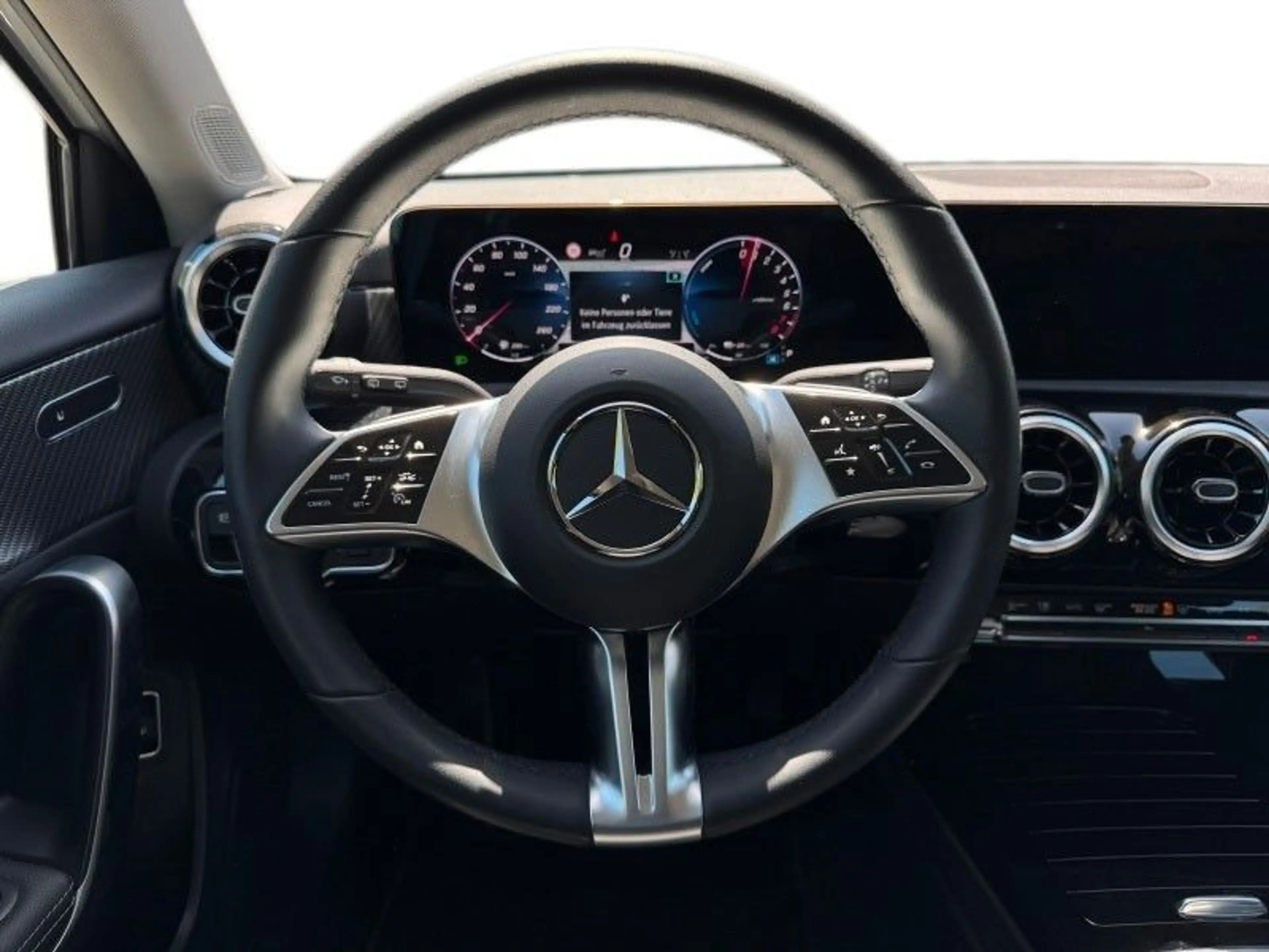Mercedes-Benz A 250 A A 250 e — photo 12