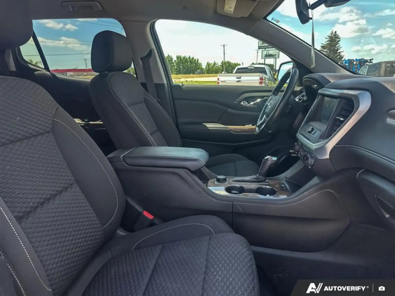GMC Acadia снимка GMC Acadia