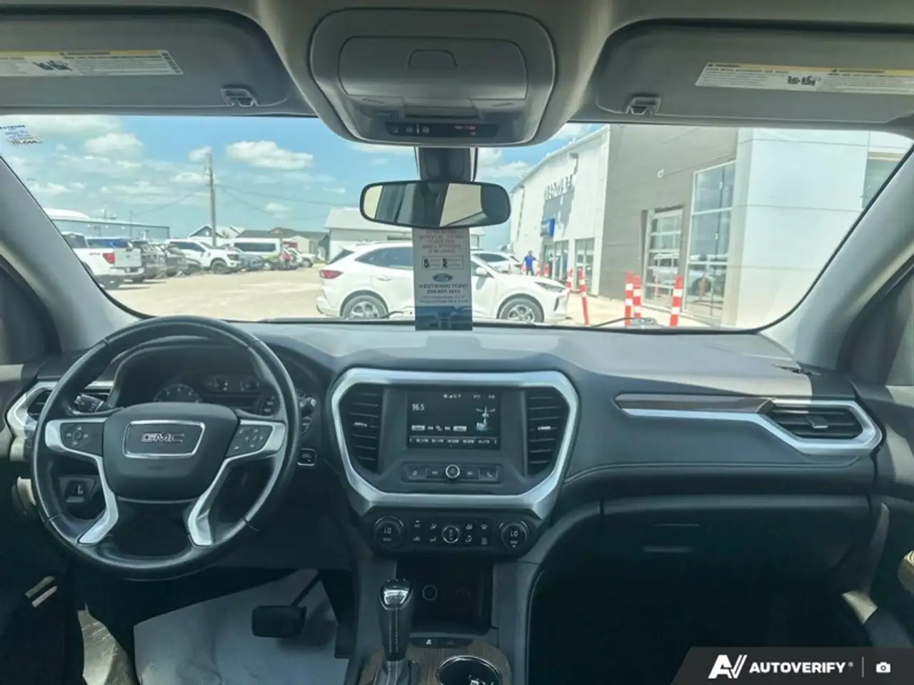 GMC Acadia снимка GMC Acadia