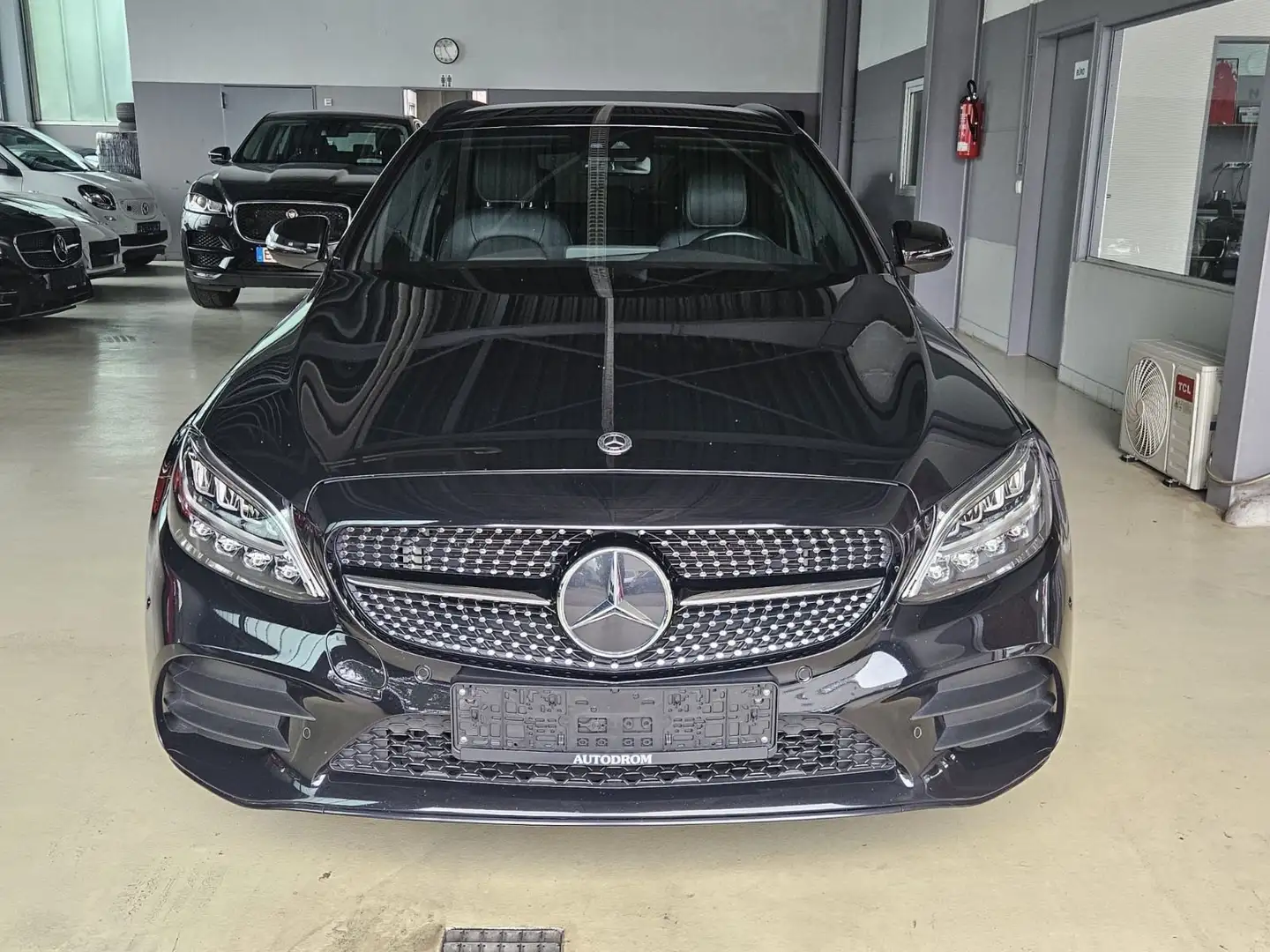 Mercedes-Benz C 300 C300T de AMG-Line +ACC+Standhz.+1.HD+Night Paket Negro - 2