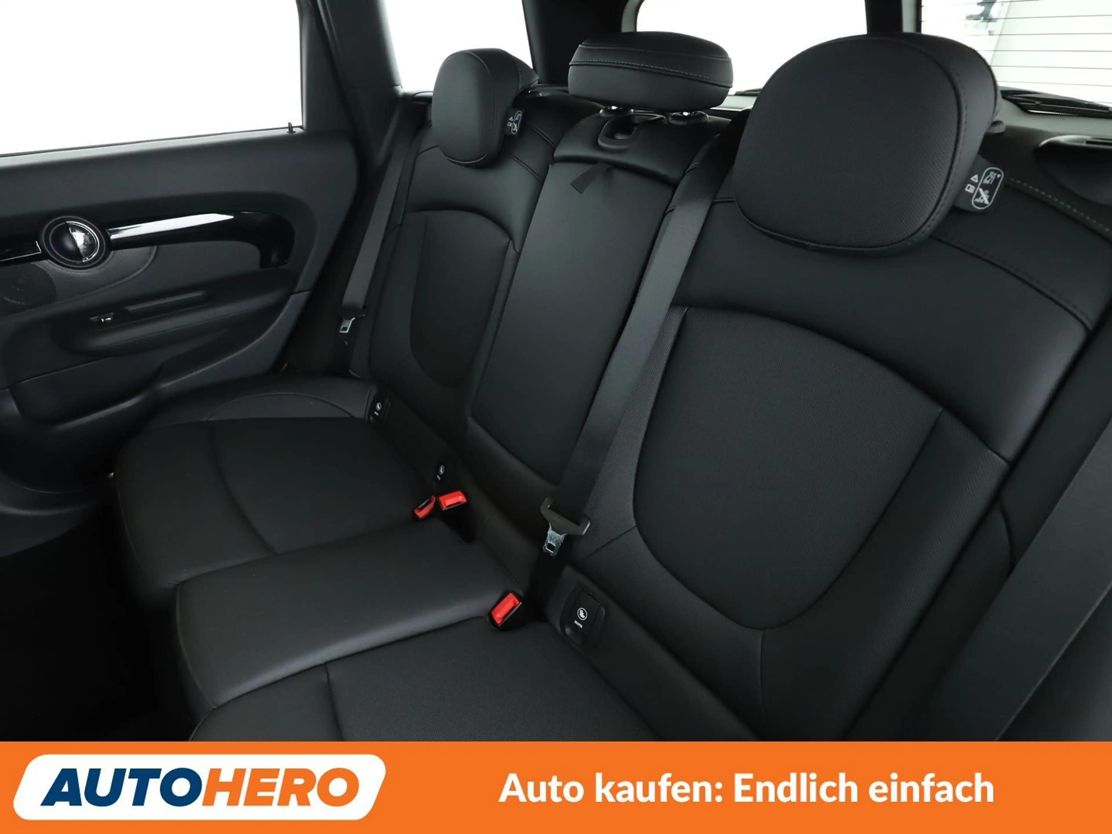 MINI Cooper Clubman Cooper Classic Trim Aut.*LED*NAVI*TEMPO*CAM*PDC* — photo 14