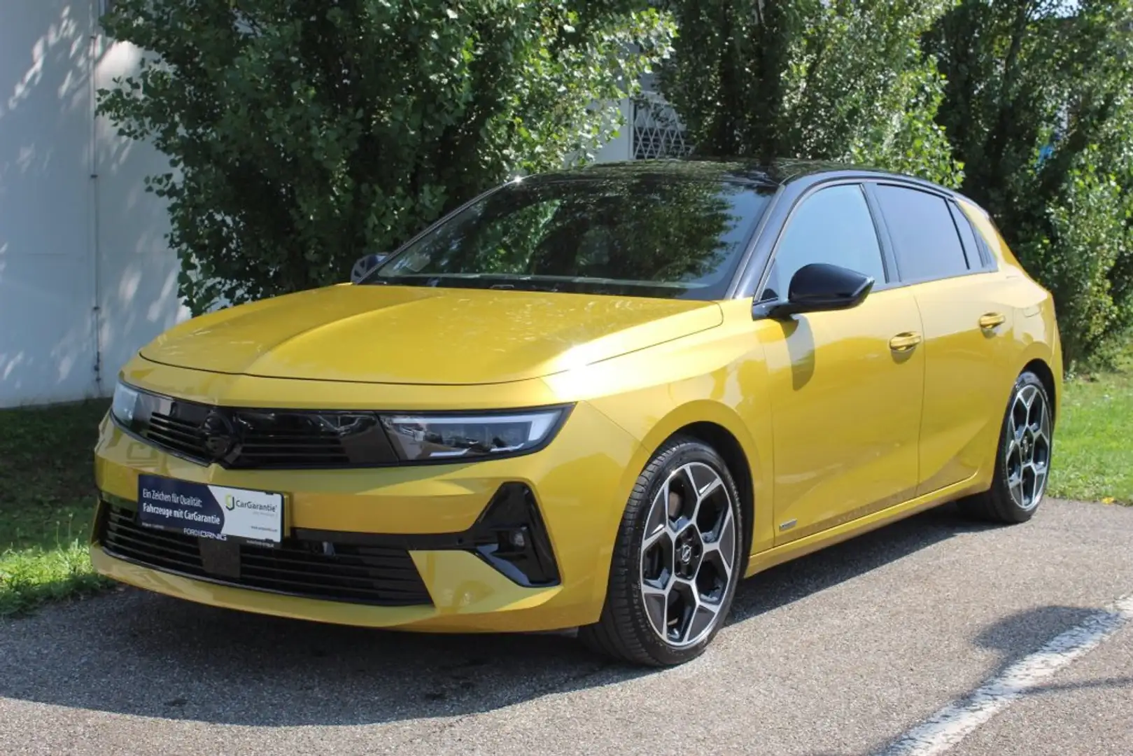 Opel Astra PHEV Ultimate 180PS Aut. Gelb - 1