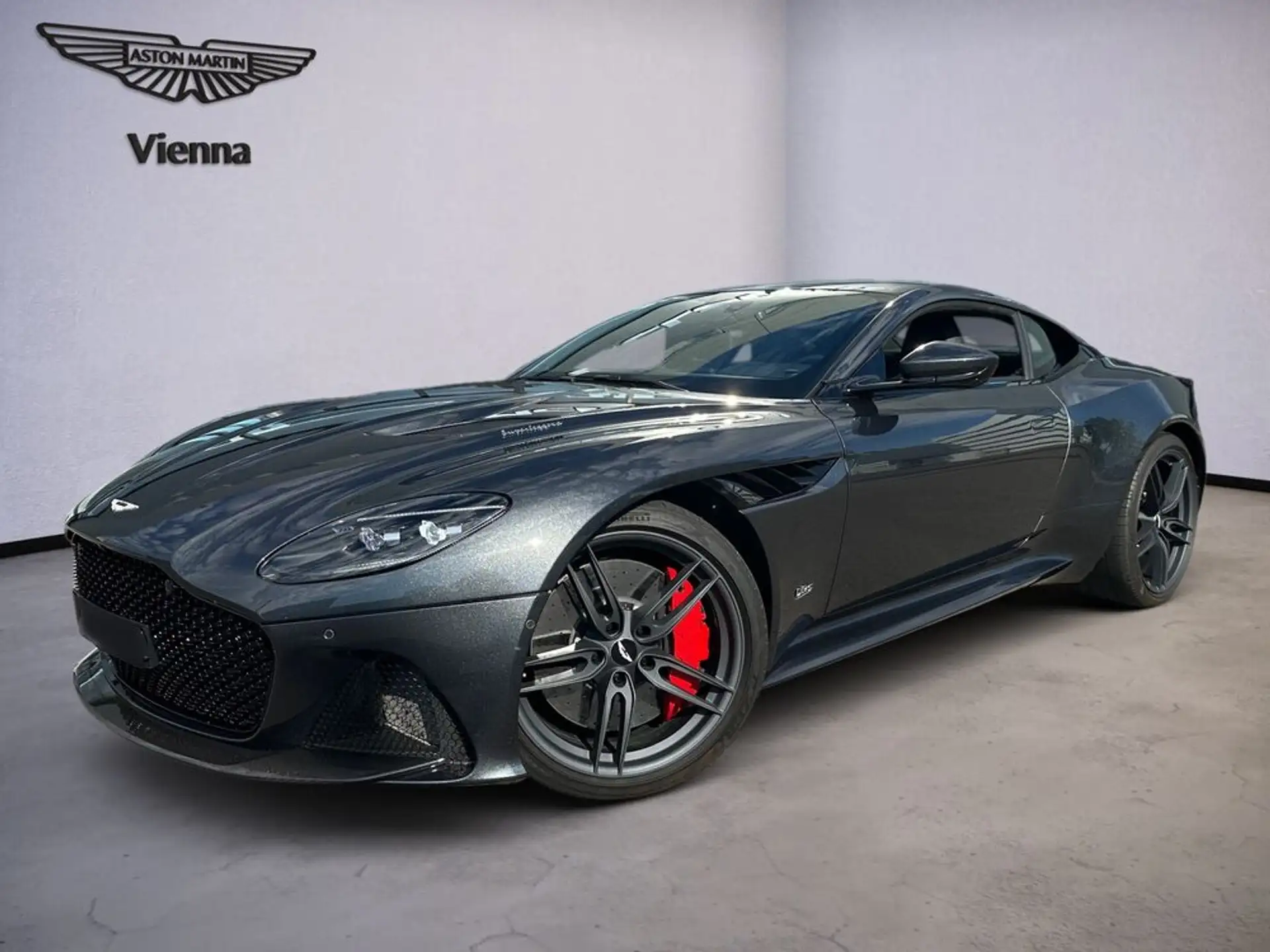 애스턴마틴 DBS Coupe 2019 건메탈 사진 1