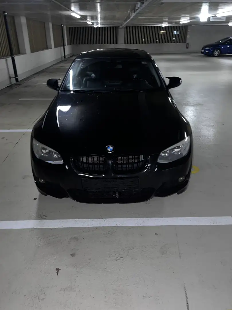 BMW 325 325i M-Paket LCI Schwarz - 1
