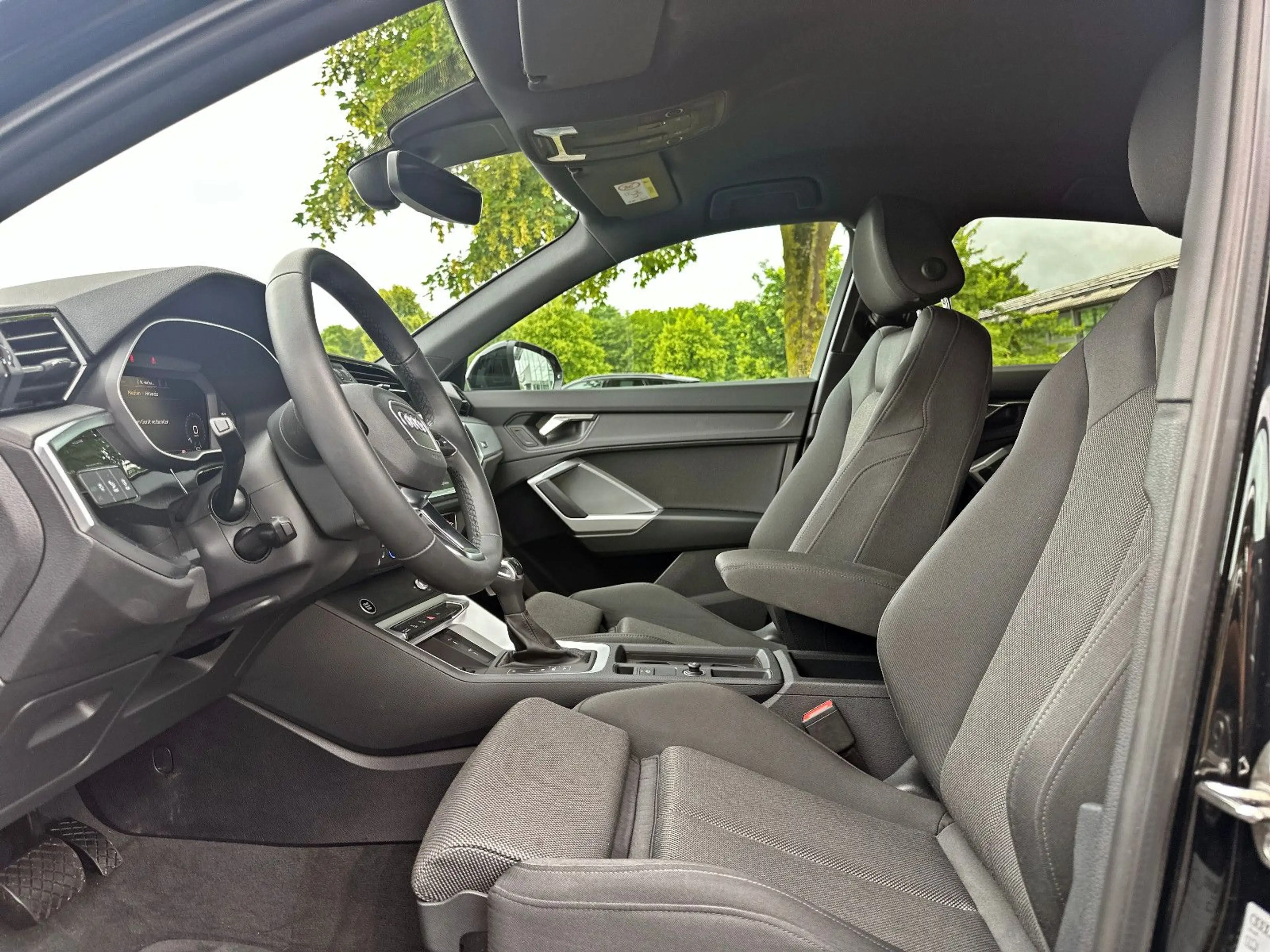 Audi Q3 Sportback 35TFSI S LINE BLACK LED NAV+ ACC VC — photo 11